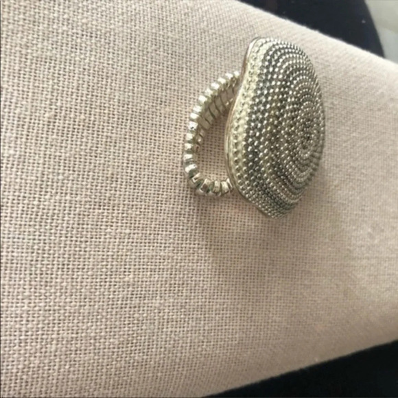 Stretchy Rhinestone Ring - Picture 3 of 5